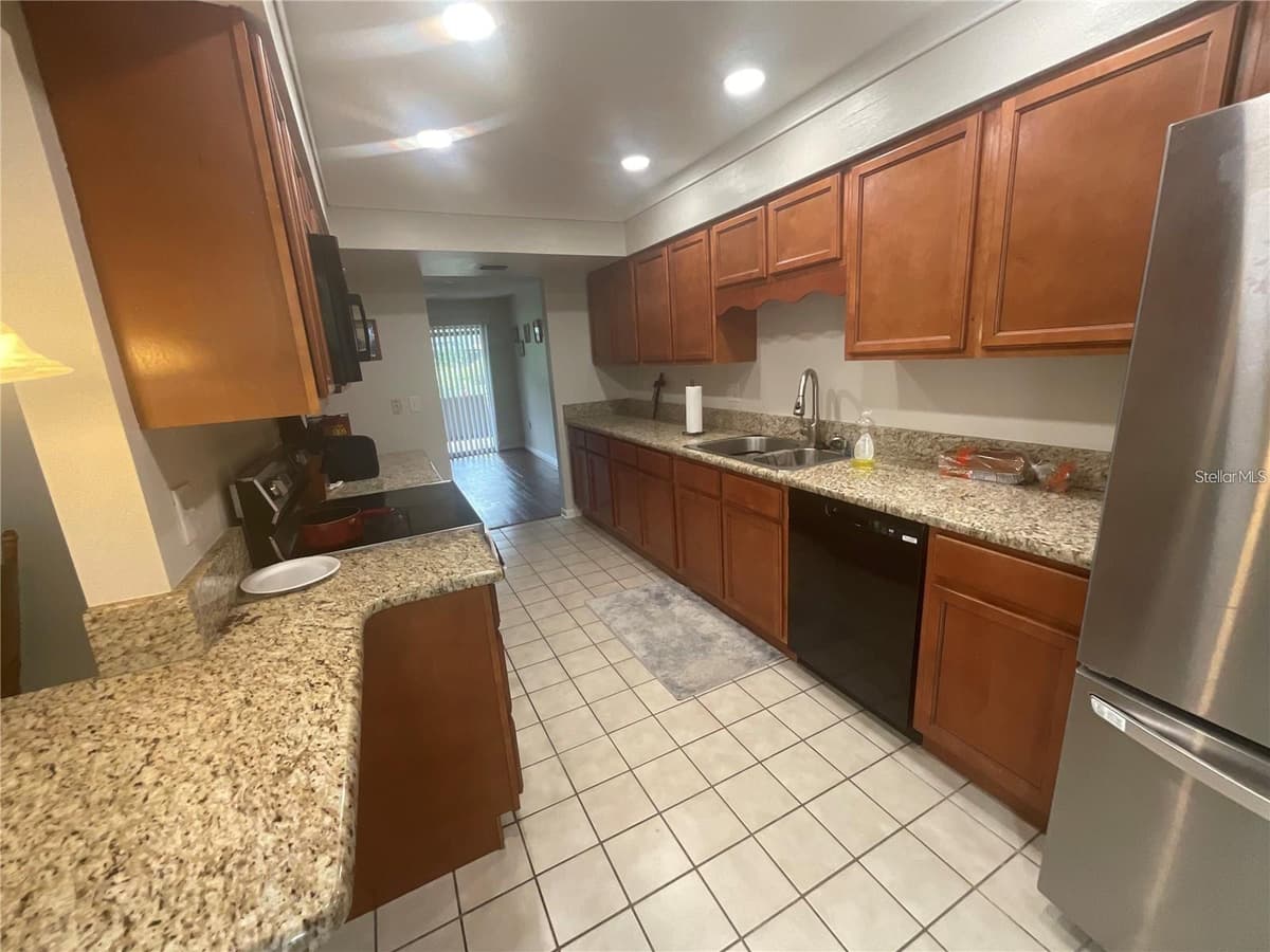 2500 21ST STREET — photo 5 of 27