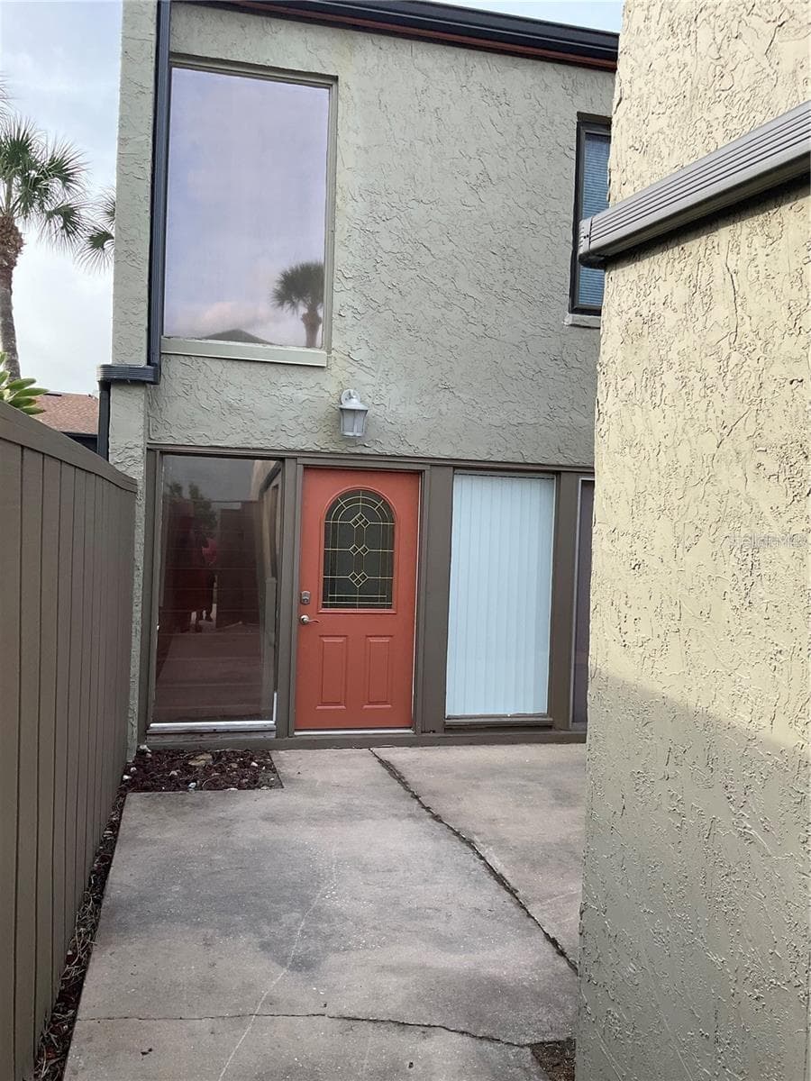 2500 21ST STREET — photo 2 of 27