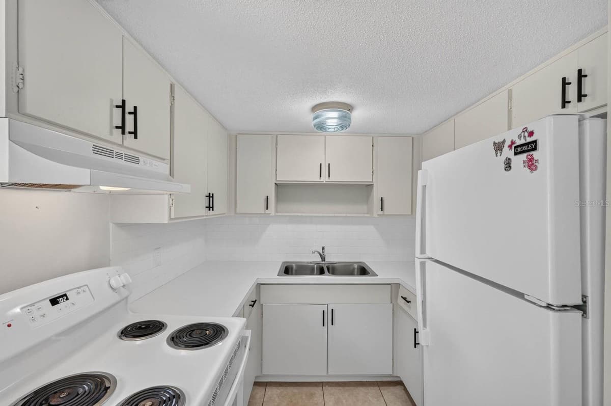 1600 PALMETTO AVENUE — photo 14 of 35