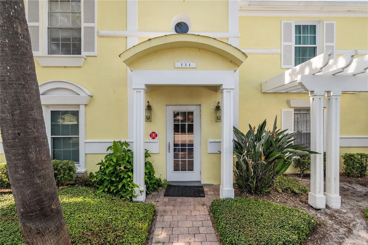 111 SEAHORSE DRIVE — photo 11 of 15