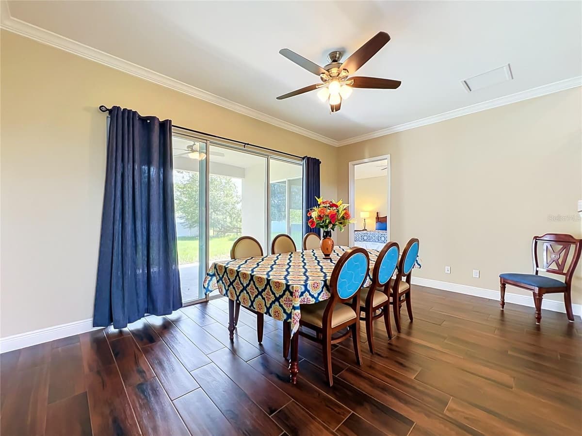 19504 ROBERTSON STREET — photo 12 of 98