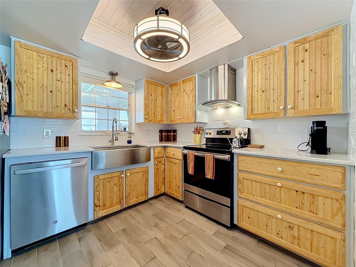 602 MINDY DRIVE — photo 13 of 54