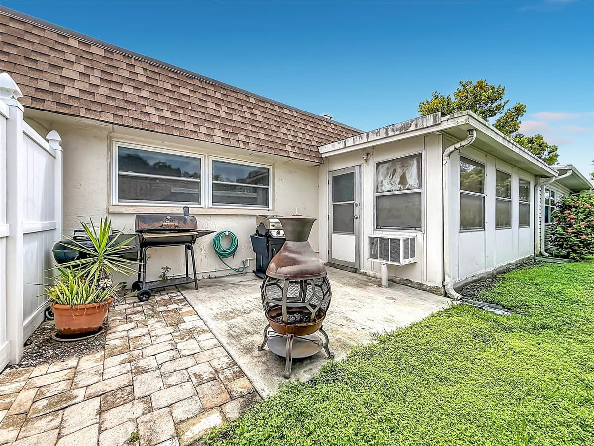 602 MINDY DRIVE — photo 34 of 54