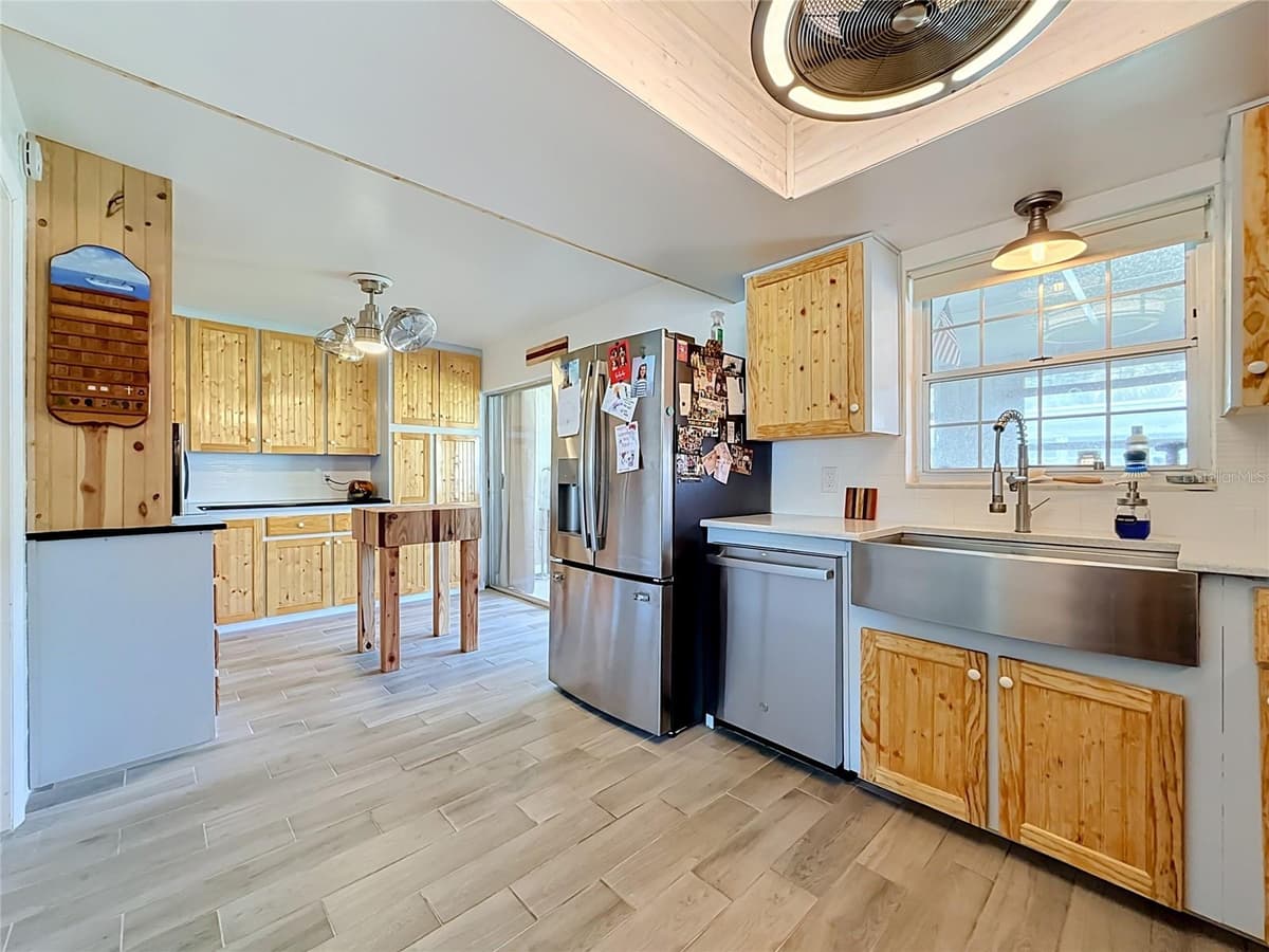 602 MINDY DRIVE — photo 14 of 54