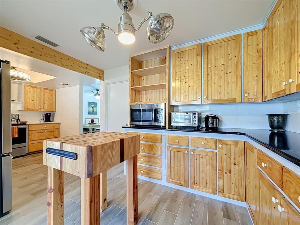 602 MINDY DRIVE — photo 17 of 54
