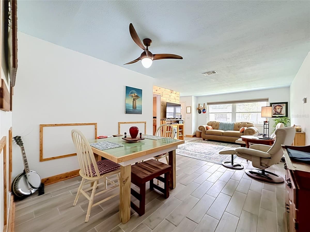 602 MINDY DRIVE — photo 11 of 54