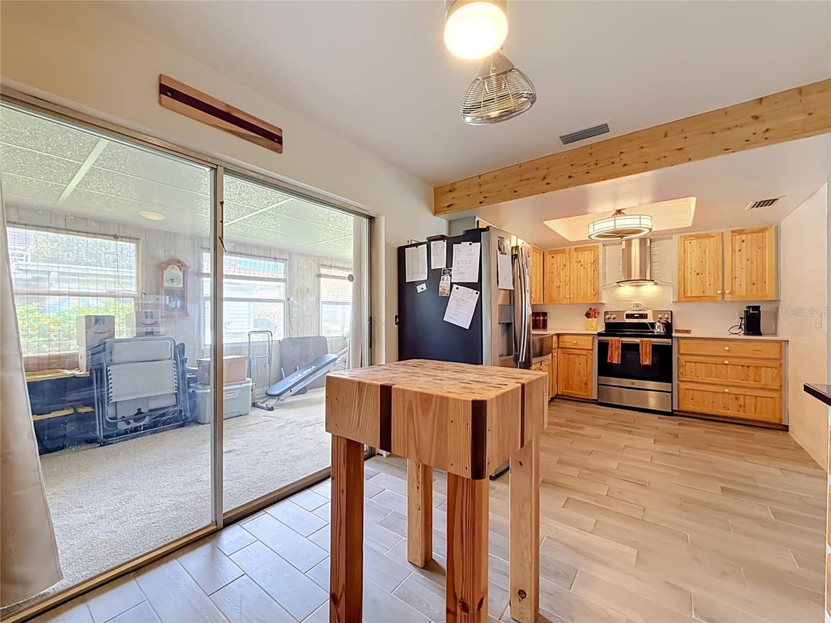 602 MINDY DRIVE — photo 18 of 54