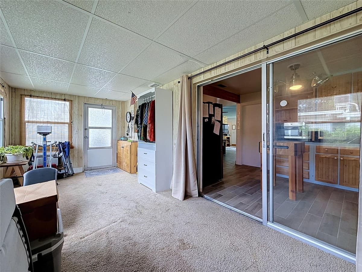 602 MINDY DRIVE — photo 30 of 54