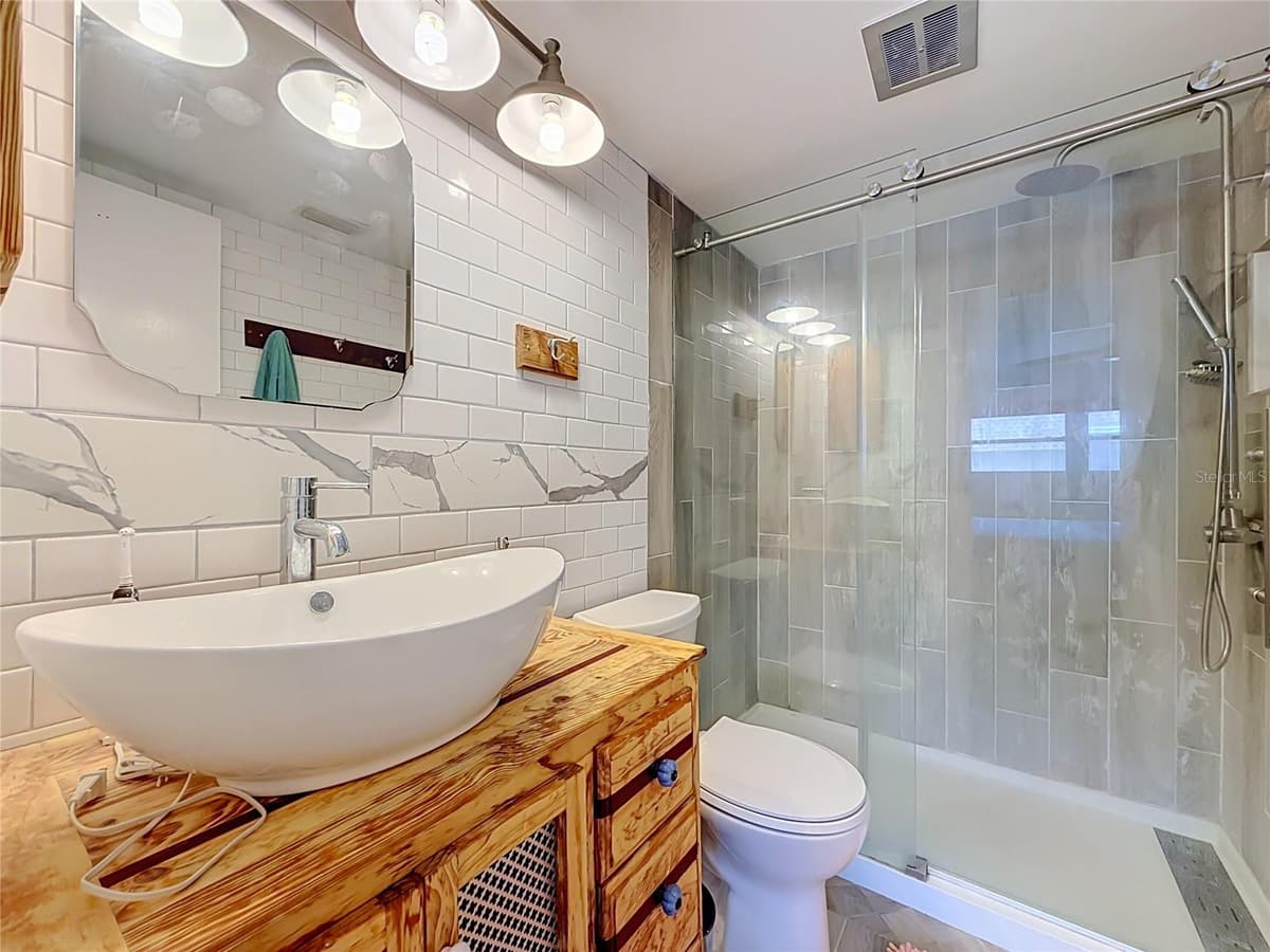 602 MINDY DRIVE — photo 26 of 54