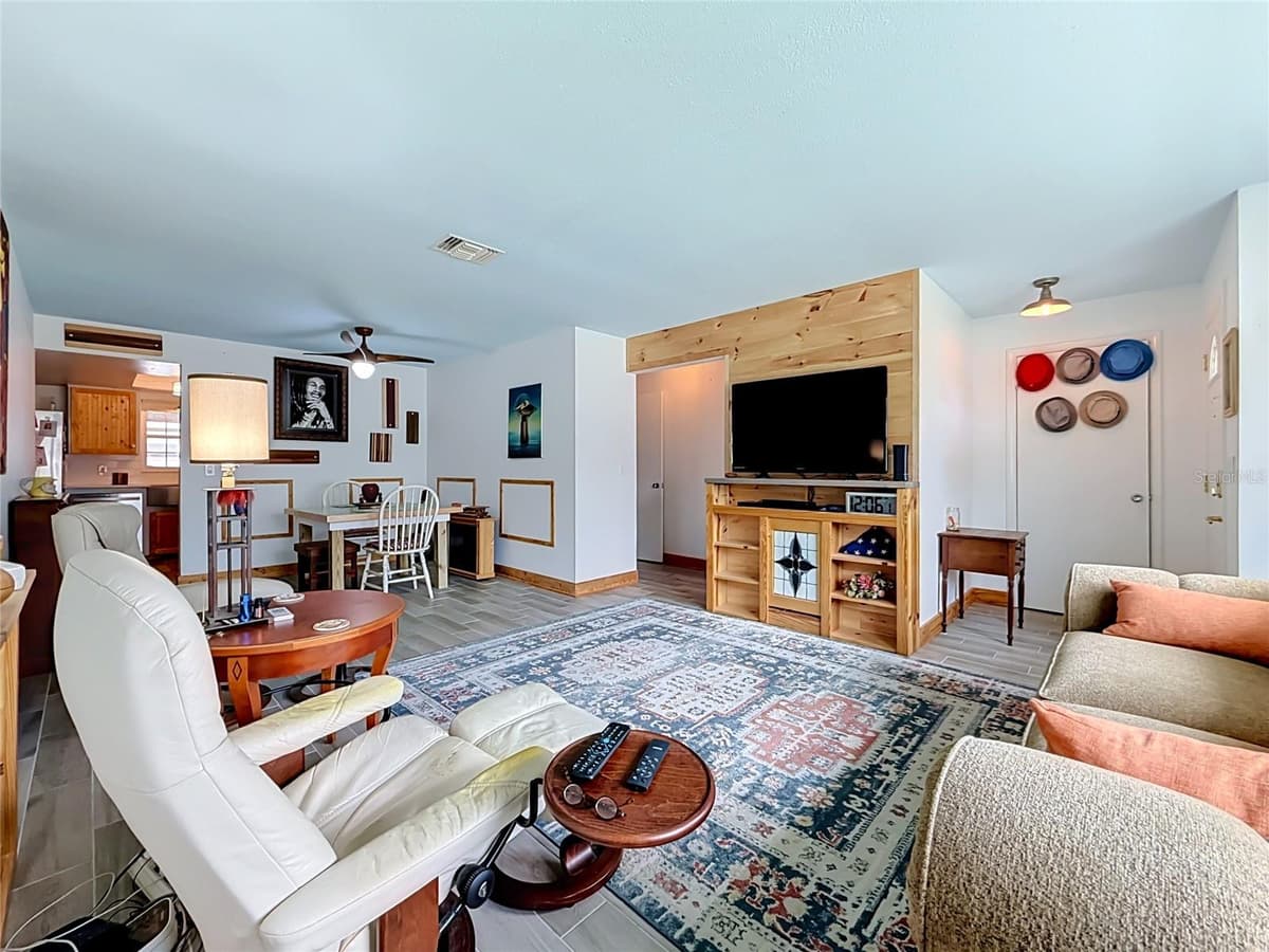 602 MINDY DRIVE — photo 7 of 54