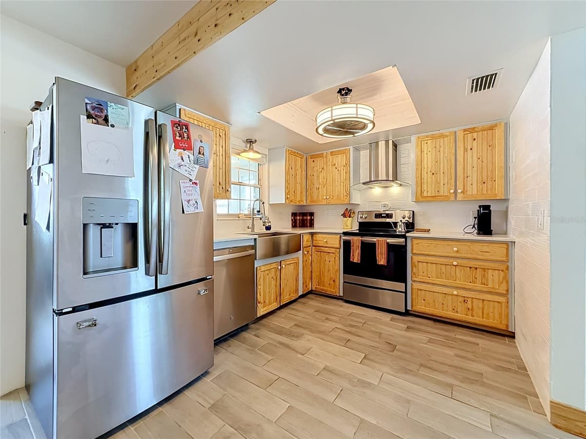 602 MINDY DRIVE — photo 12 of 54