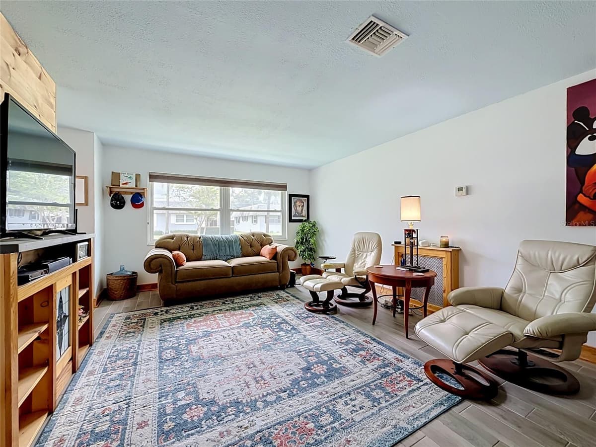 602 MINDY DRIVE — photo 6 of 54