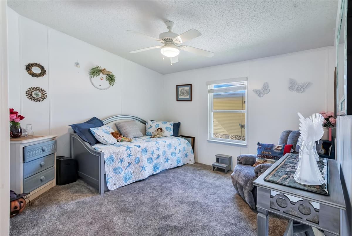 130 JOANNE DRIVE — photo 18 of 41