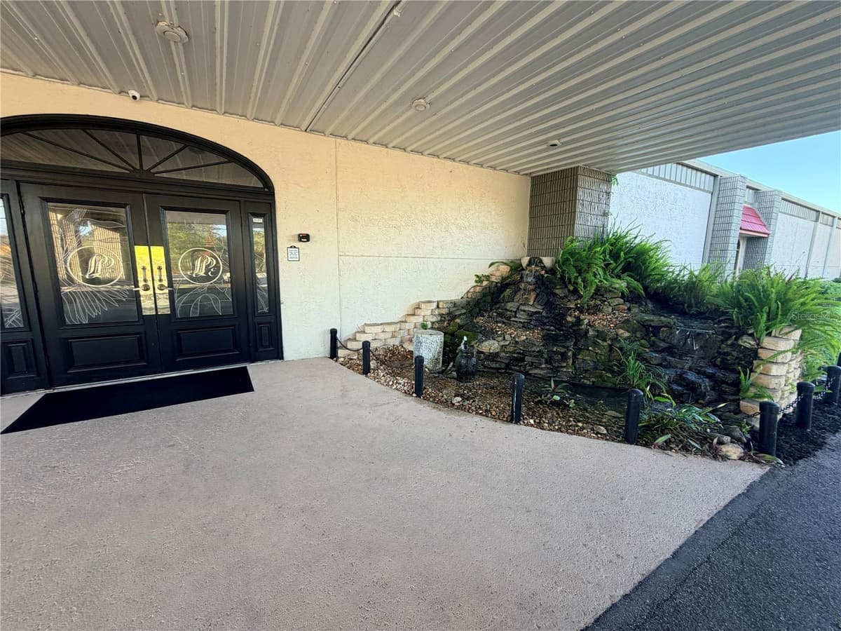 130 JOANNE DRIVE — photo 34 of 41
