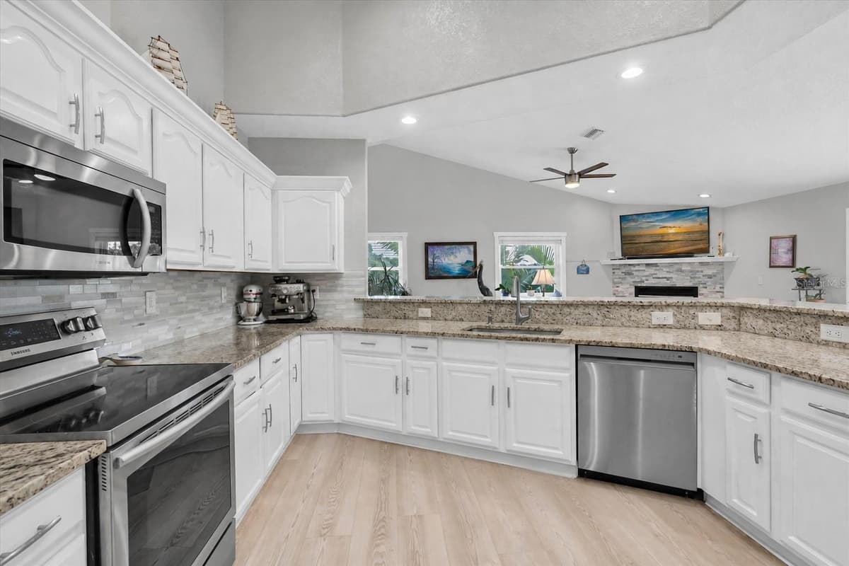 6501 MOCKINGBIRD WAY — photo 15 of 45