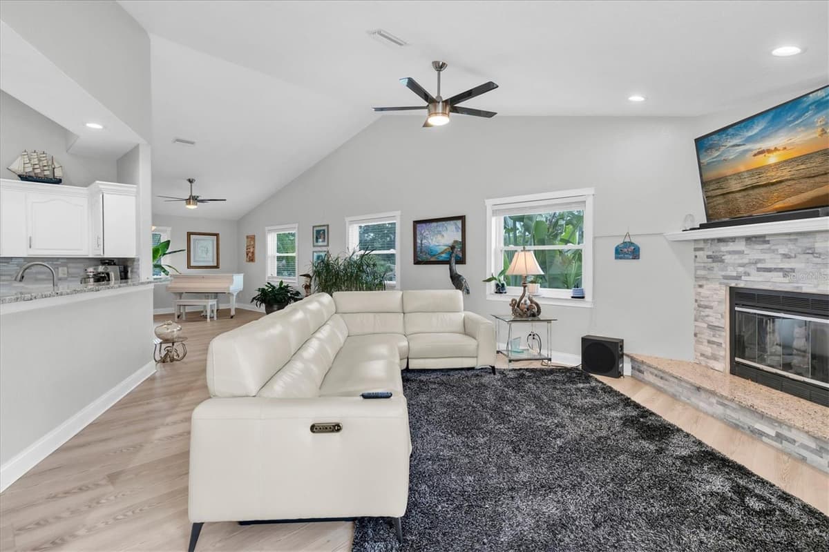 6501 MOCKINGBIRD WAY — photo 10 of 45