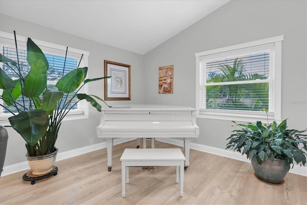 6501 MOCKINGBIRD WAY — photo 8 of 45