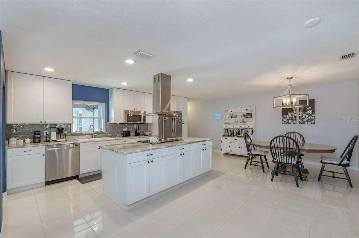 1305 WINDJAMMER PLACE — photo 16 of 51