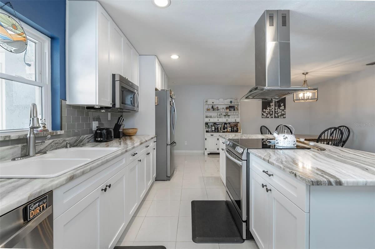 1305 WINDJAMMER PLACE — photo 17 of 51