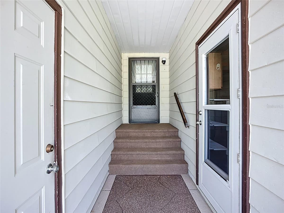 89 WHIPPORWILL COURT — photo 4 of 47