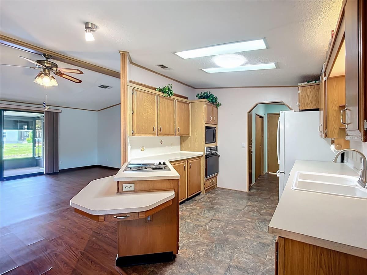 89 WHIPPORWILL COURT — photo 7 of 47
