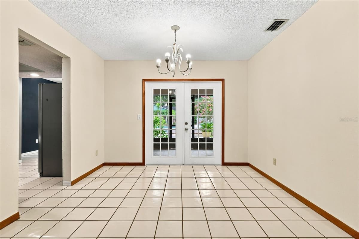 226 COUNCIL BLUFFS DRIVE — photo 19 of 44
