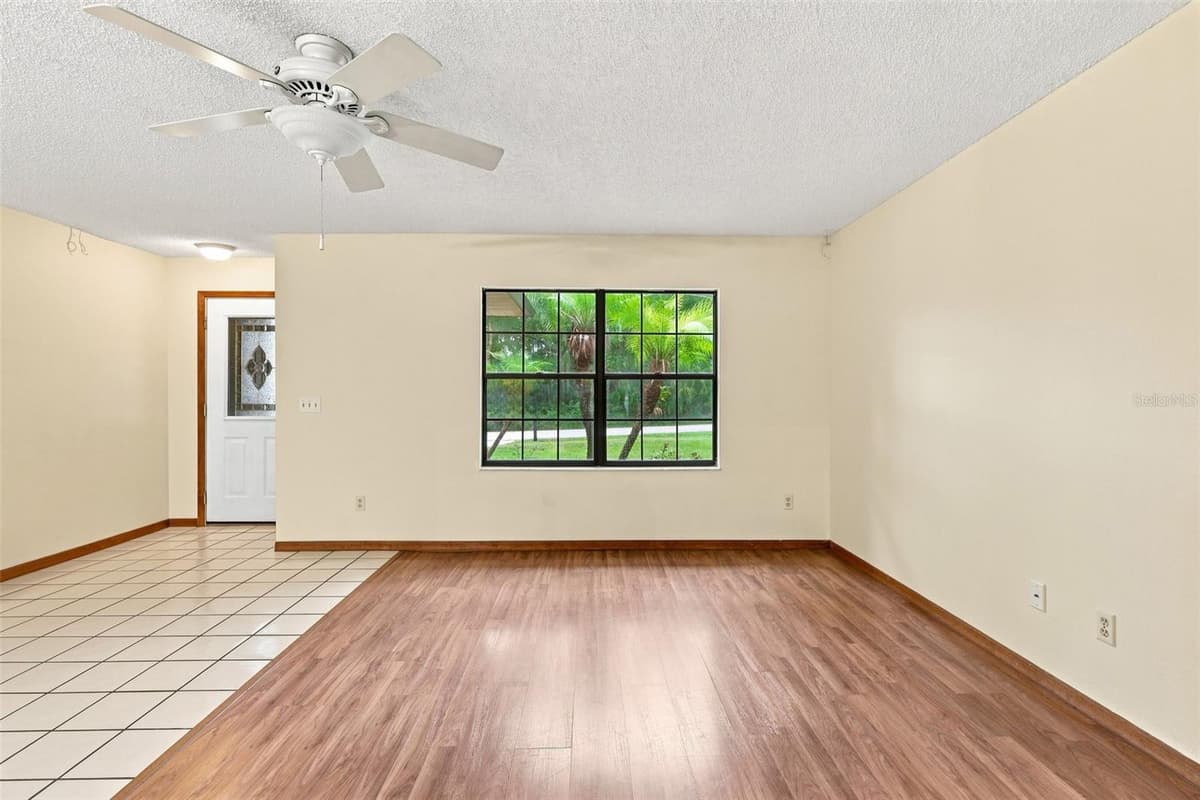 226 COUNCIL BLUFFS DRIVE — photo 15 of 44