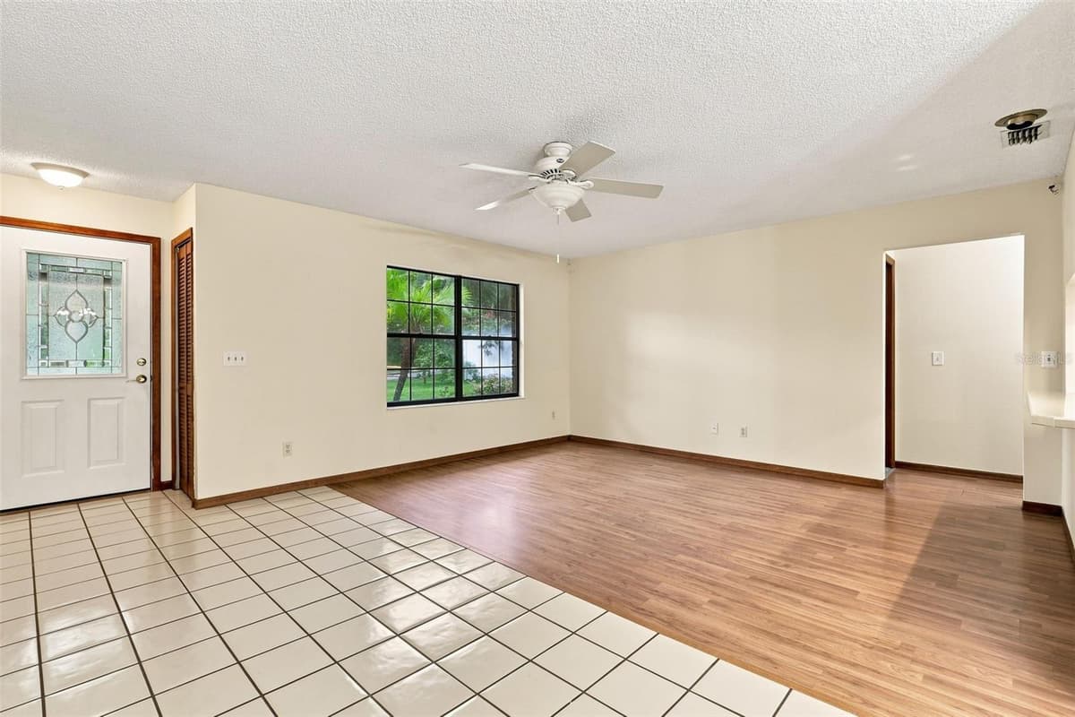 226 COUNCIL BLUFFS DRIVE — photo 14 of 44
