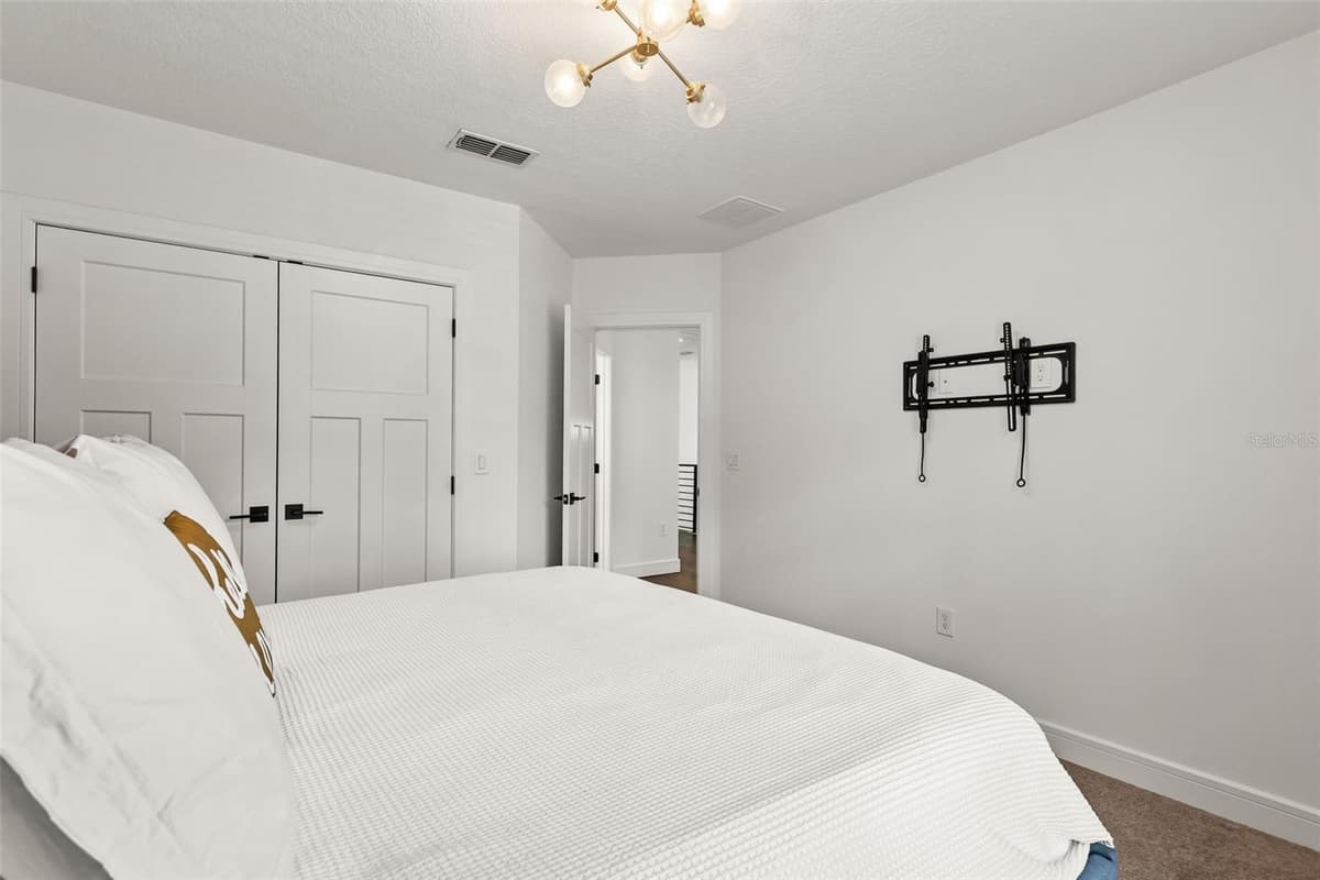 638 LIVINGSTON STREET — photo 41 of 80