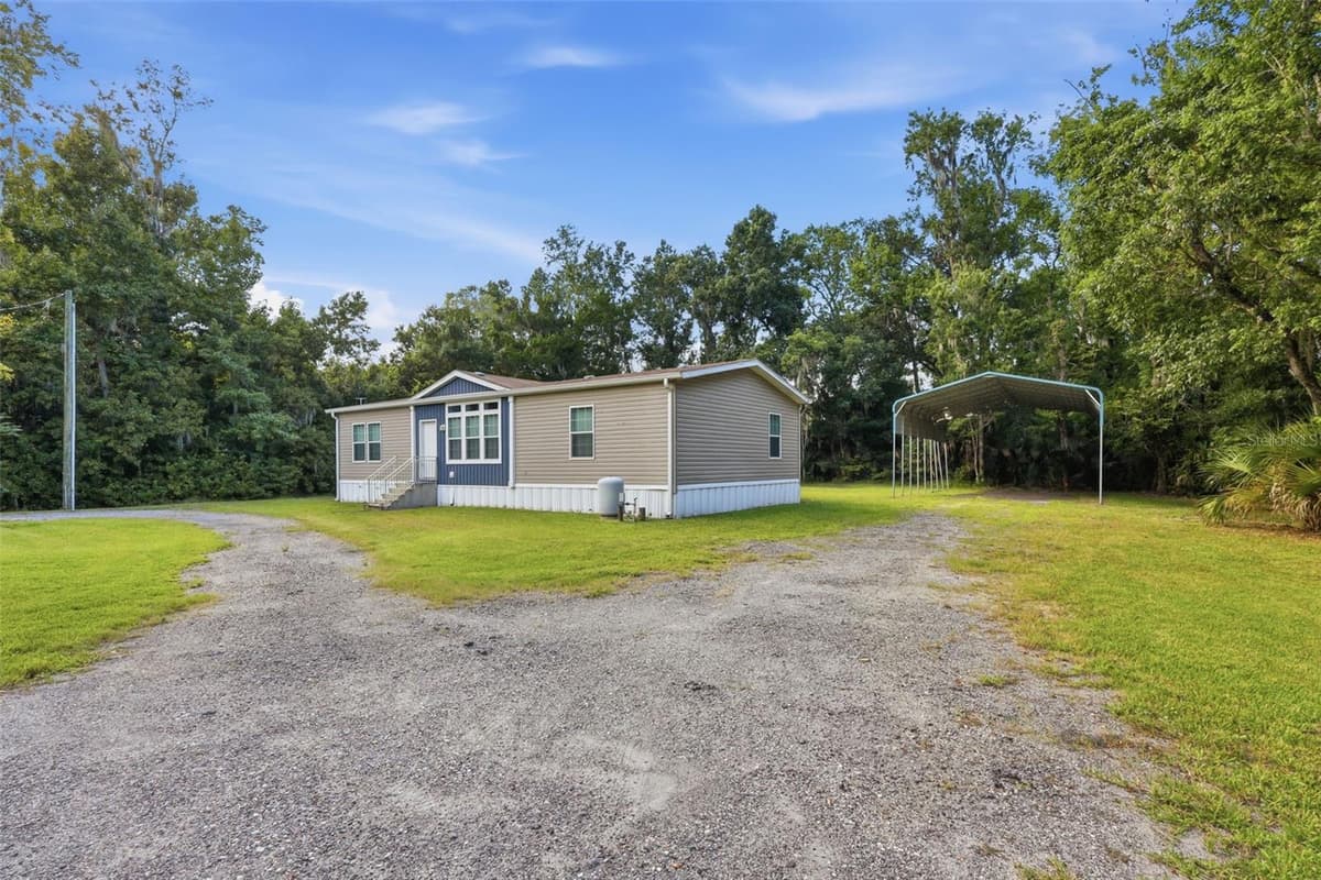 2050 MINORCA ROAD — photo 4 of 56