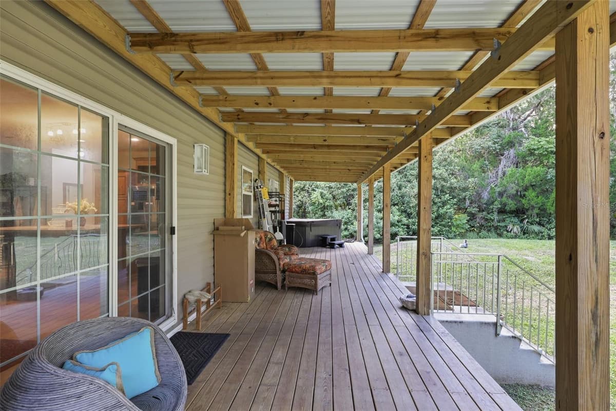 2050 MINORCA ROAD — photo 15 of 56