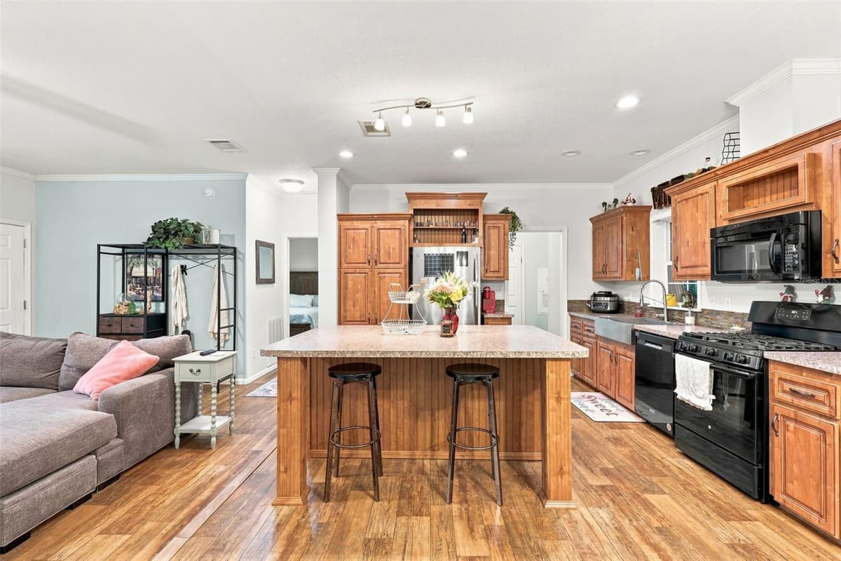 2050 MINORCA ROAD — photo 33 of 56