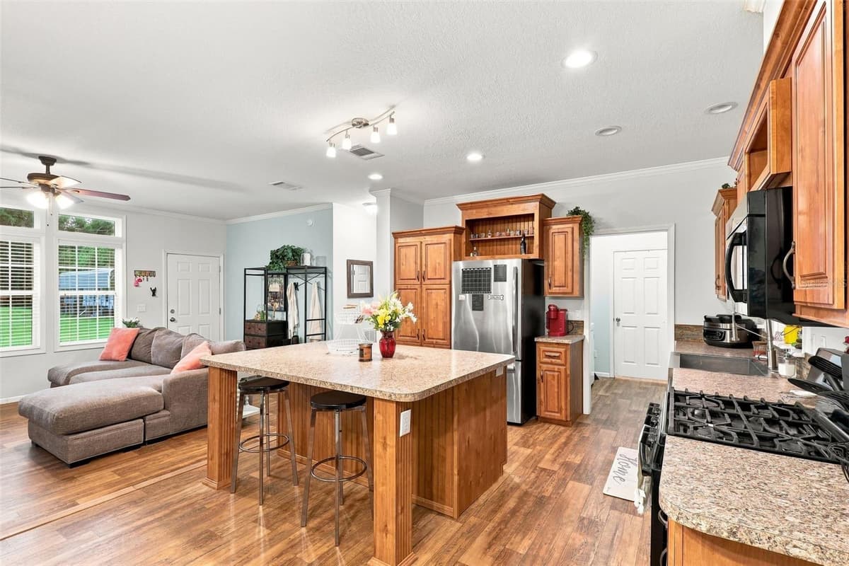 2050 MINORCA ROAD — photo 39 of 56