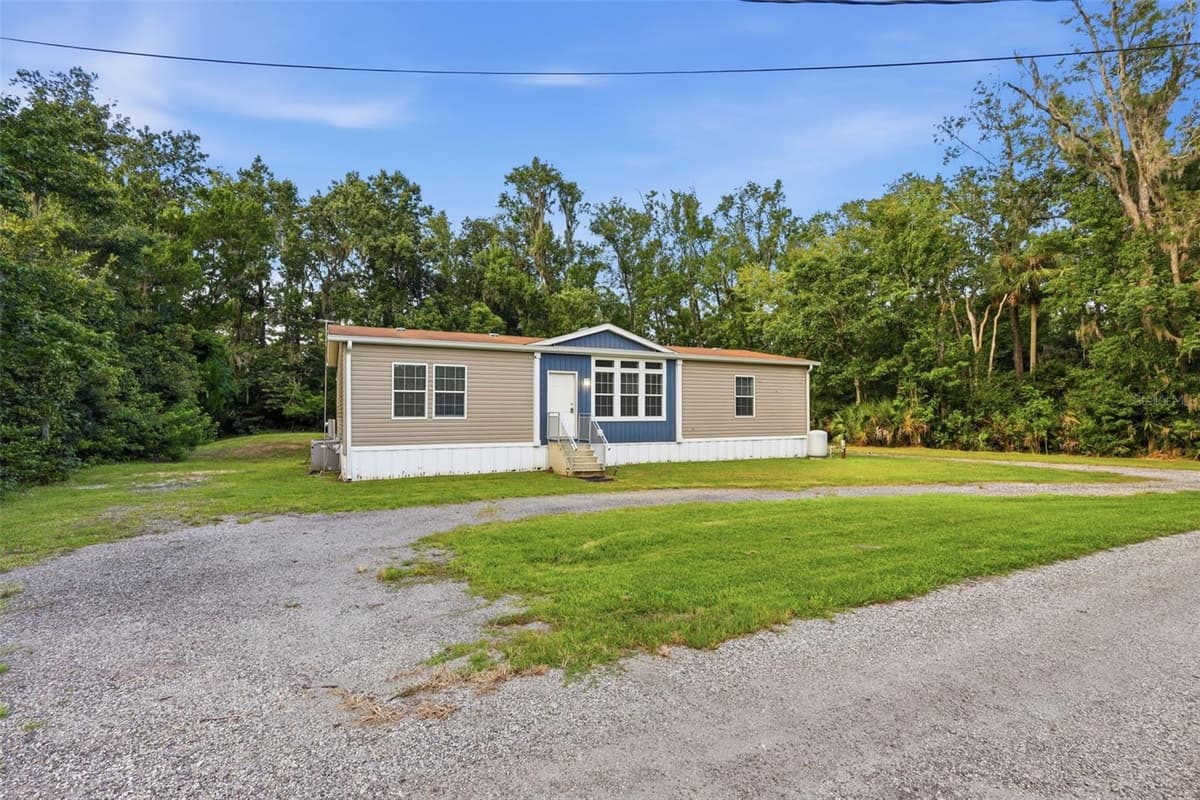 2050 MINORCA ROAD — photo 3 of 56