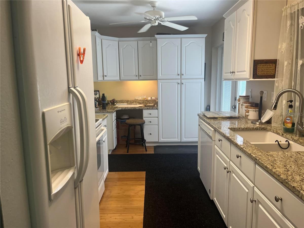 11414 STANSBERRY DRIVE — photo 11 of 23