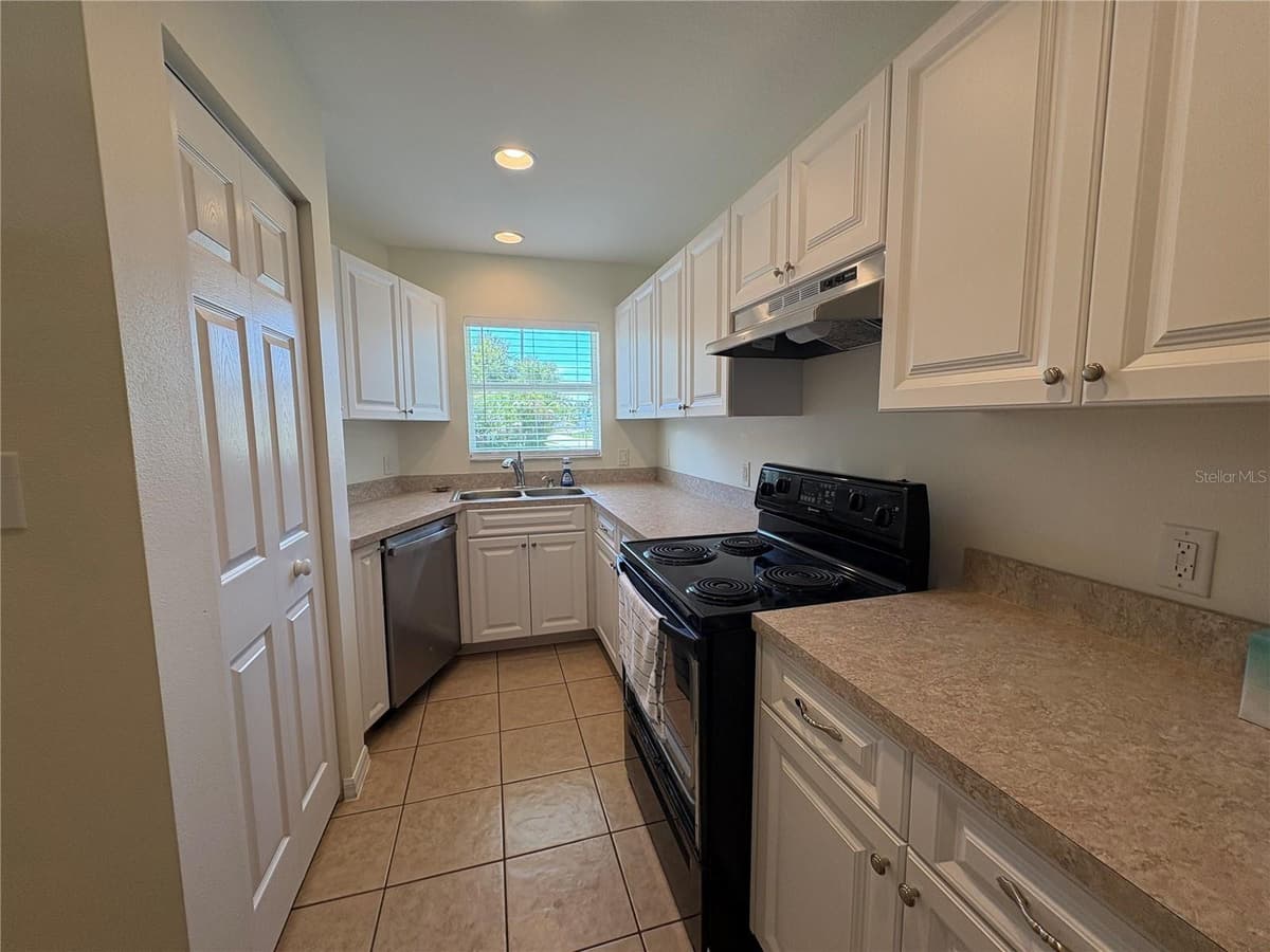 9232 ANITA AVENUE — photo 4 of 16