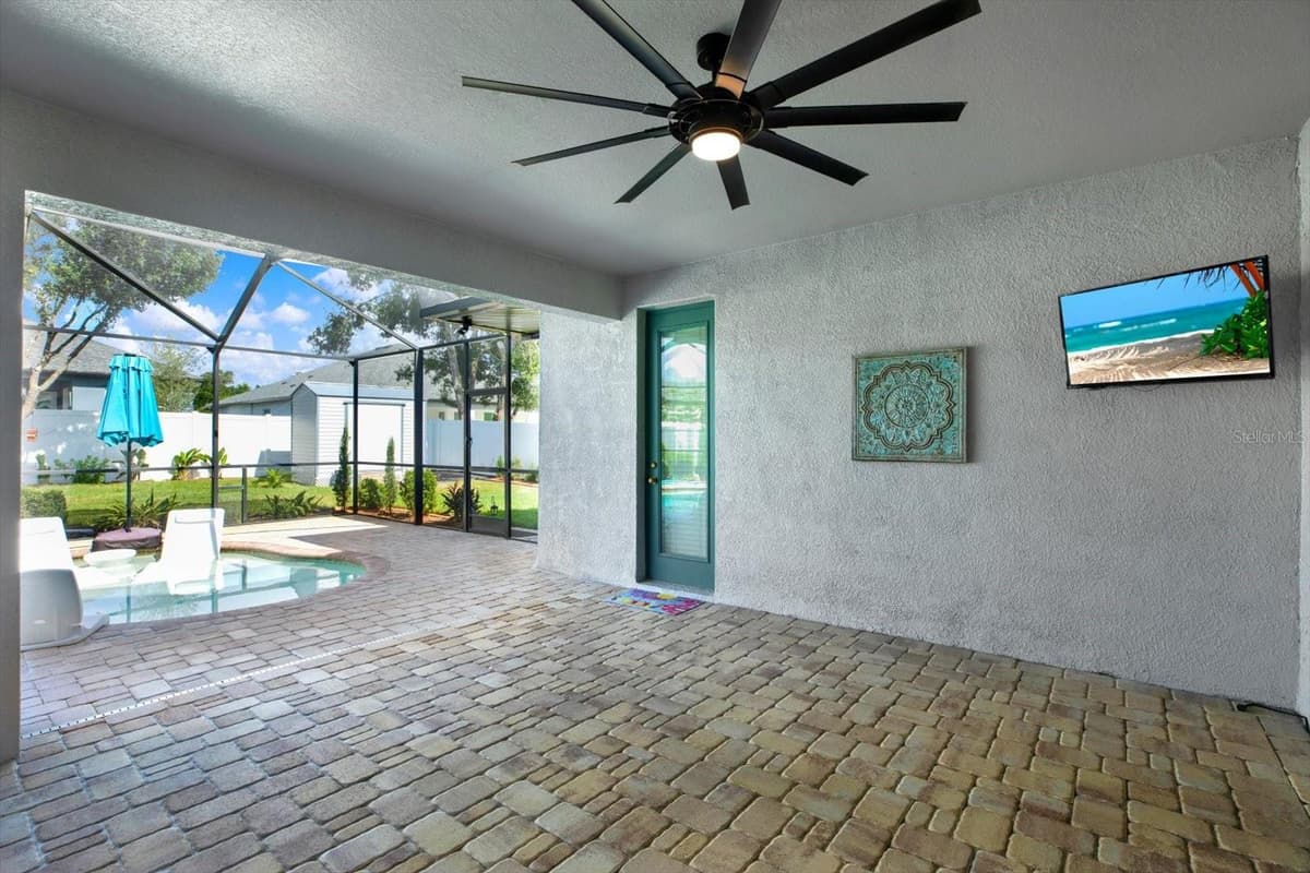 652 TIERRA DRIVE — photo 32 of 43