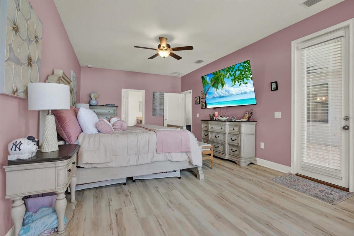 652 TIERRA DRIVE — photo 15 of 43