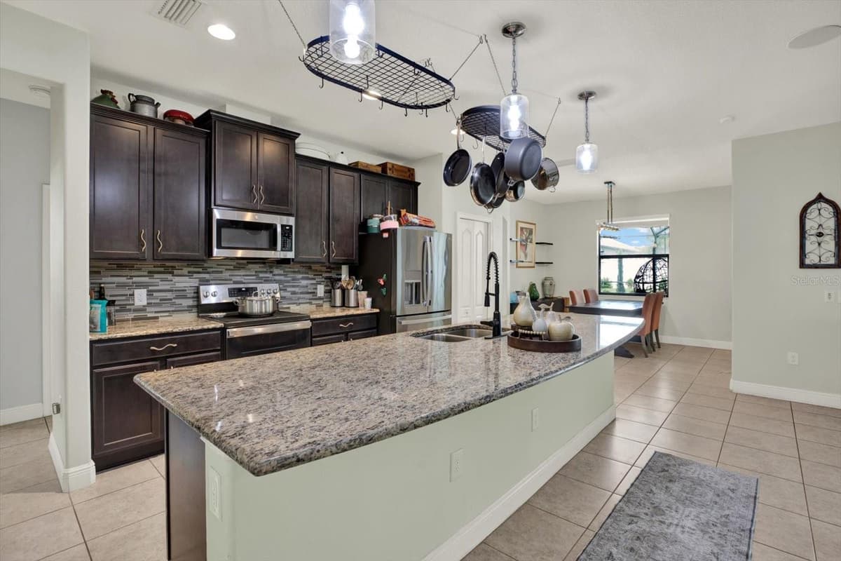 652 TIERRA DRIVE — photo 11 of 43