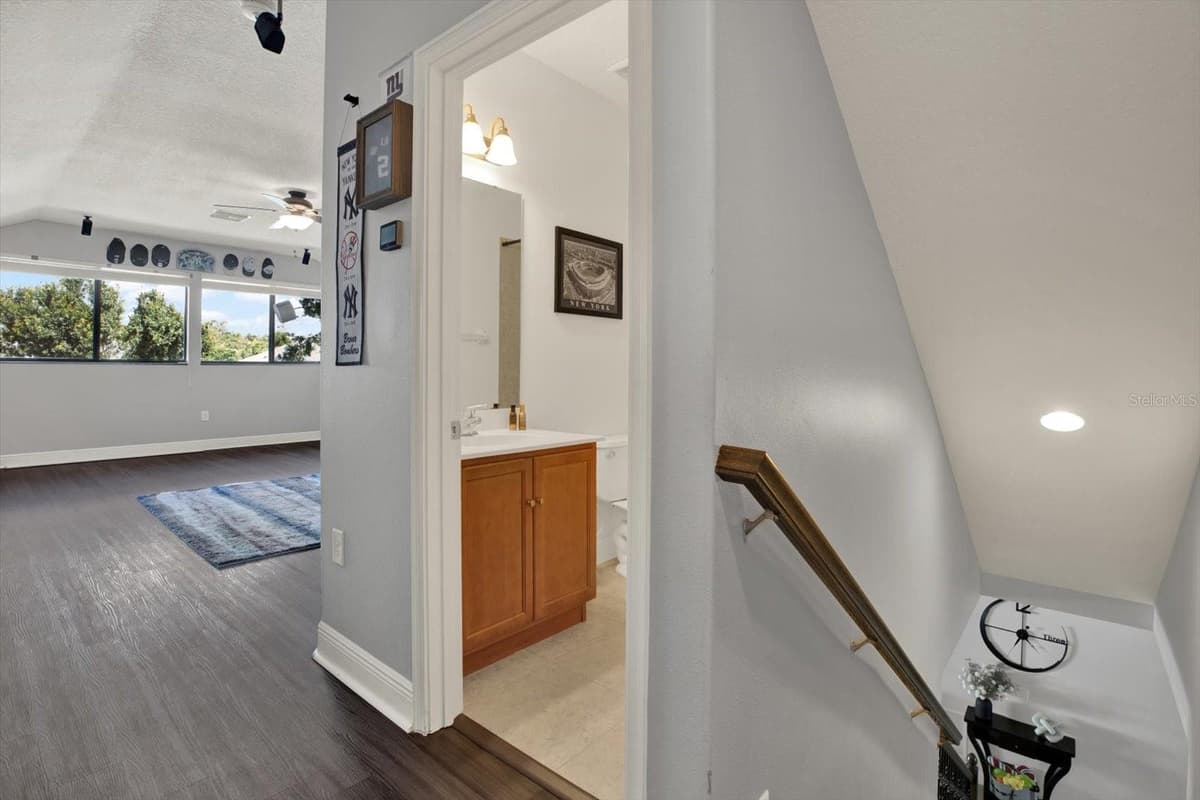 652 TIERRA DRIVE — photo 18 of 43