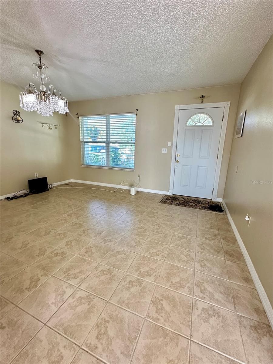 35 HICKORY TRACK WAY — photo 3 of 17