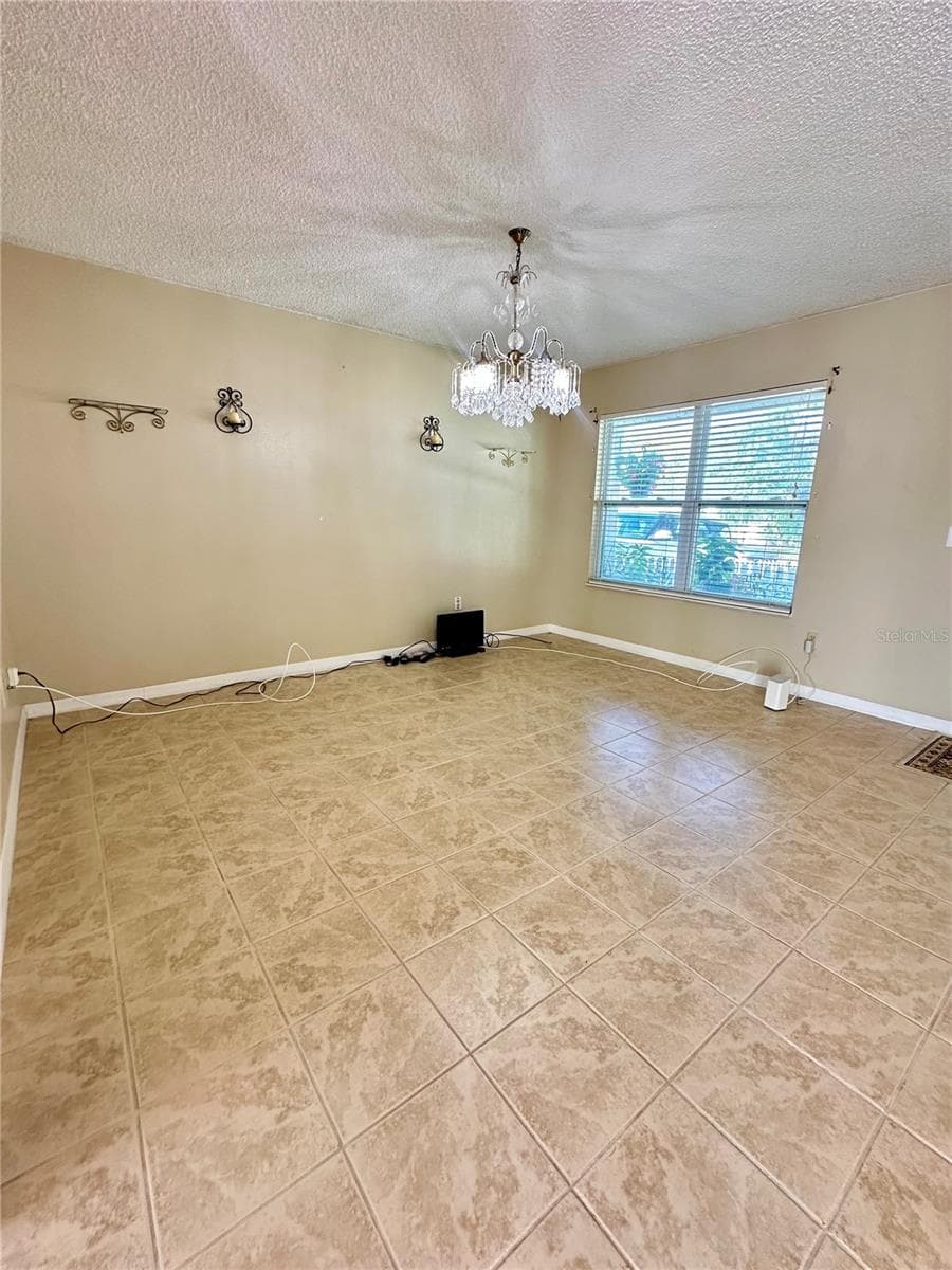 35 HICKORY TRACK WAY — photo 4 of 17