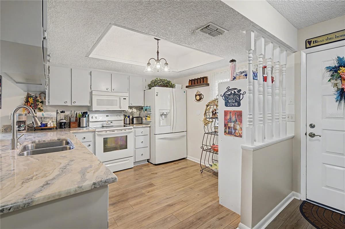 38225 BOXWOOD DRIVE — photo 2 of 38