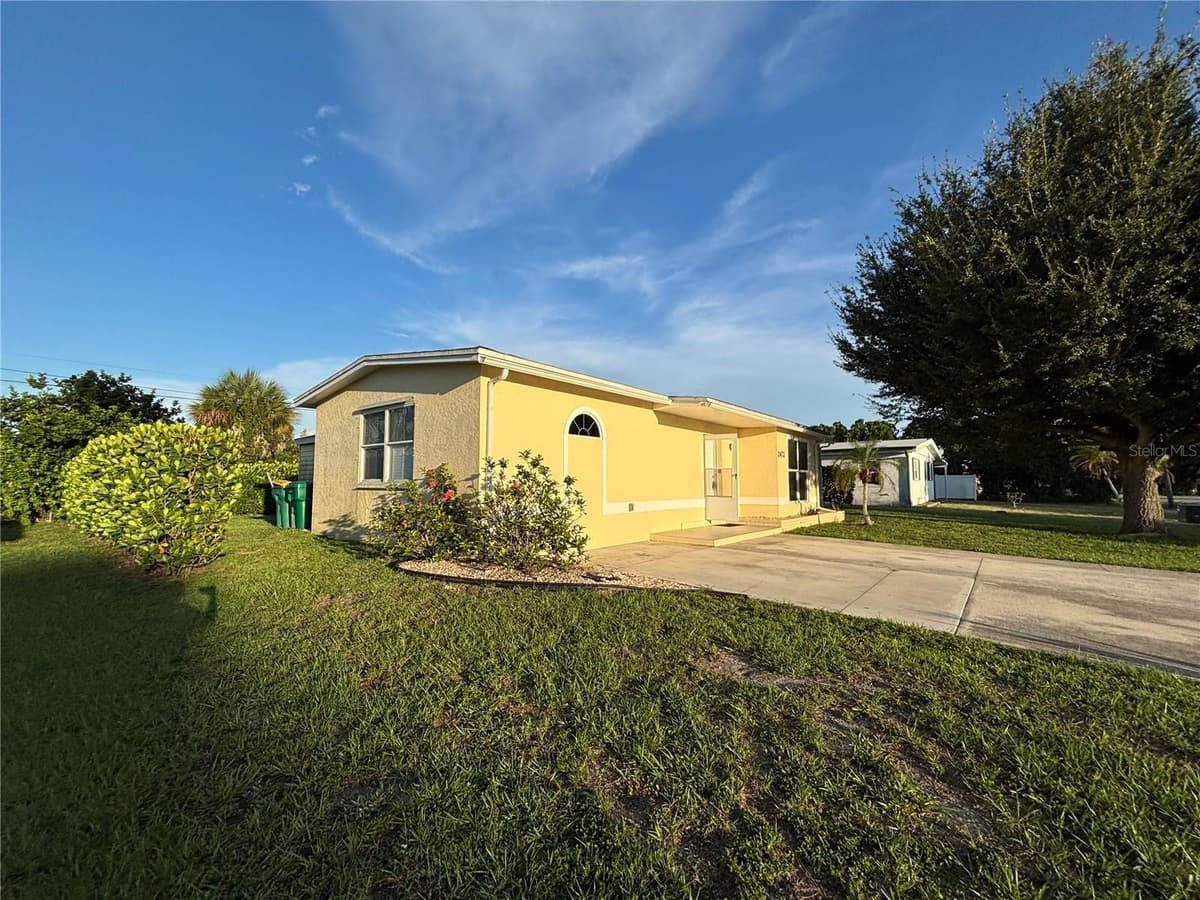 2472 PICNIC STREET — photo 4 of 29