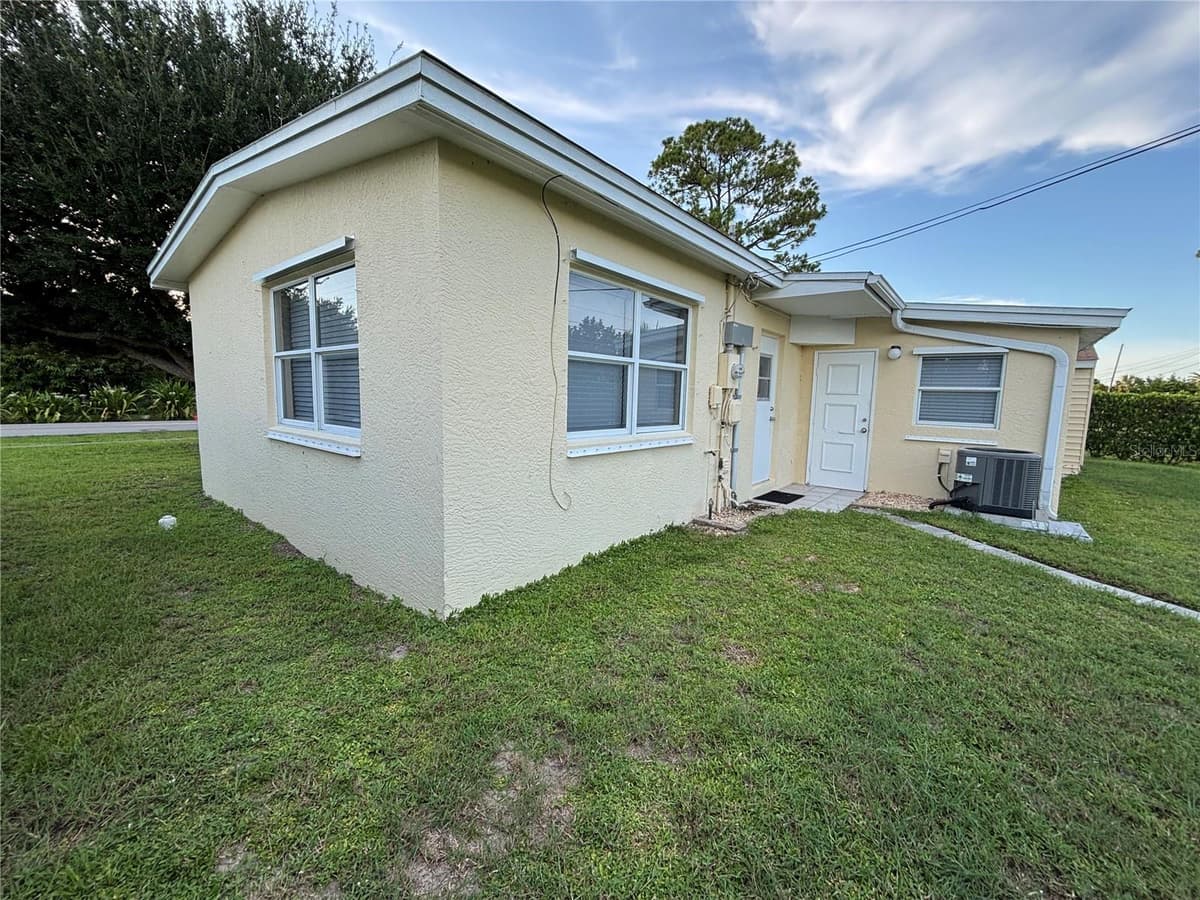 2472 PICNIC STREET — photo 10 of 29