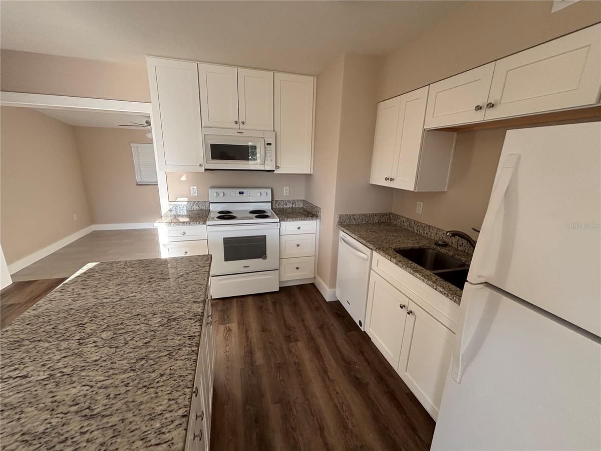 2472 PICNIC STREET — photo 14 of 29