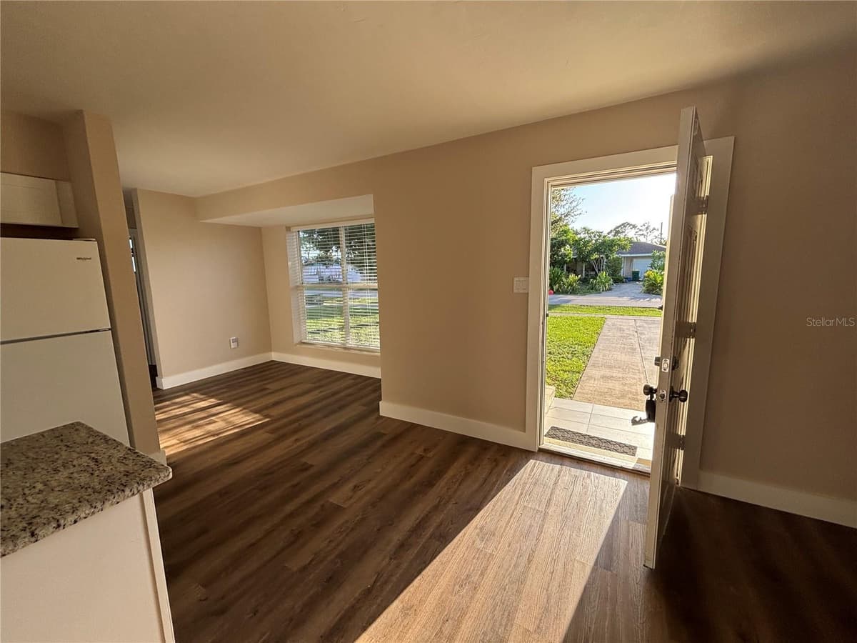 2472 PICNIC STREET — photo 11 of 29