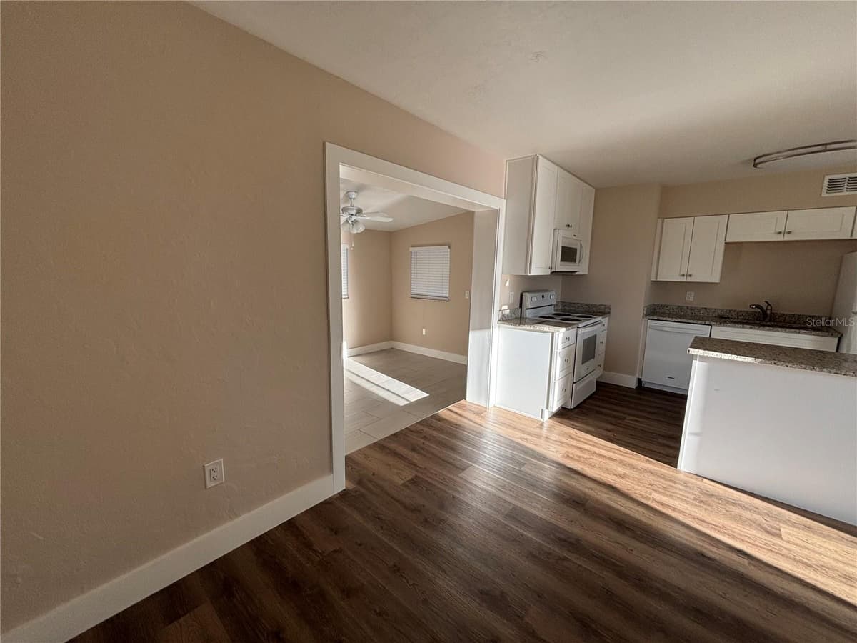 2472 PICNIC STREET — photo 16 of 29