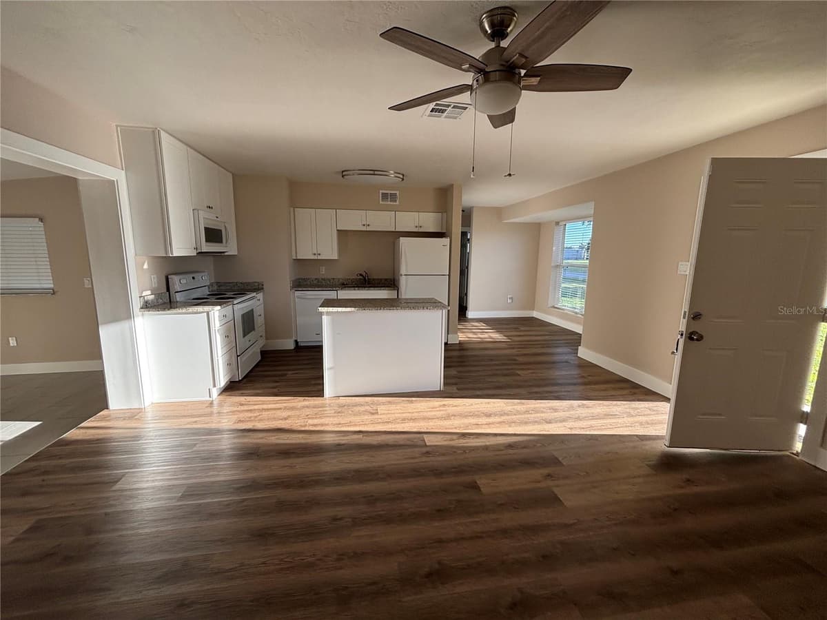 2472 PICNIC STREET — photo 15 of 29