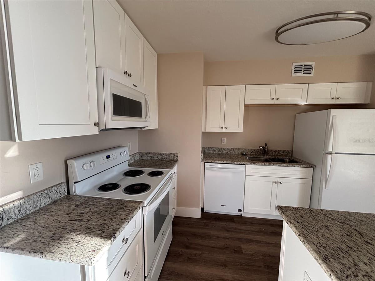 2472 PICNIC STREET — photo 12 of 29